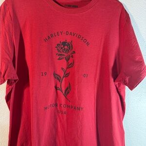 Harley-Davidson Red Skull & Rose Graphic Tee – Man O’ War Lexington, KY 2W